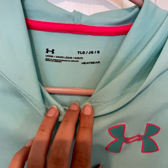 Athletic shirt - Picture 2 of 3